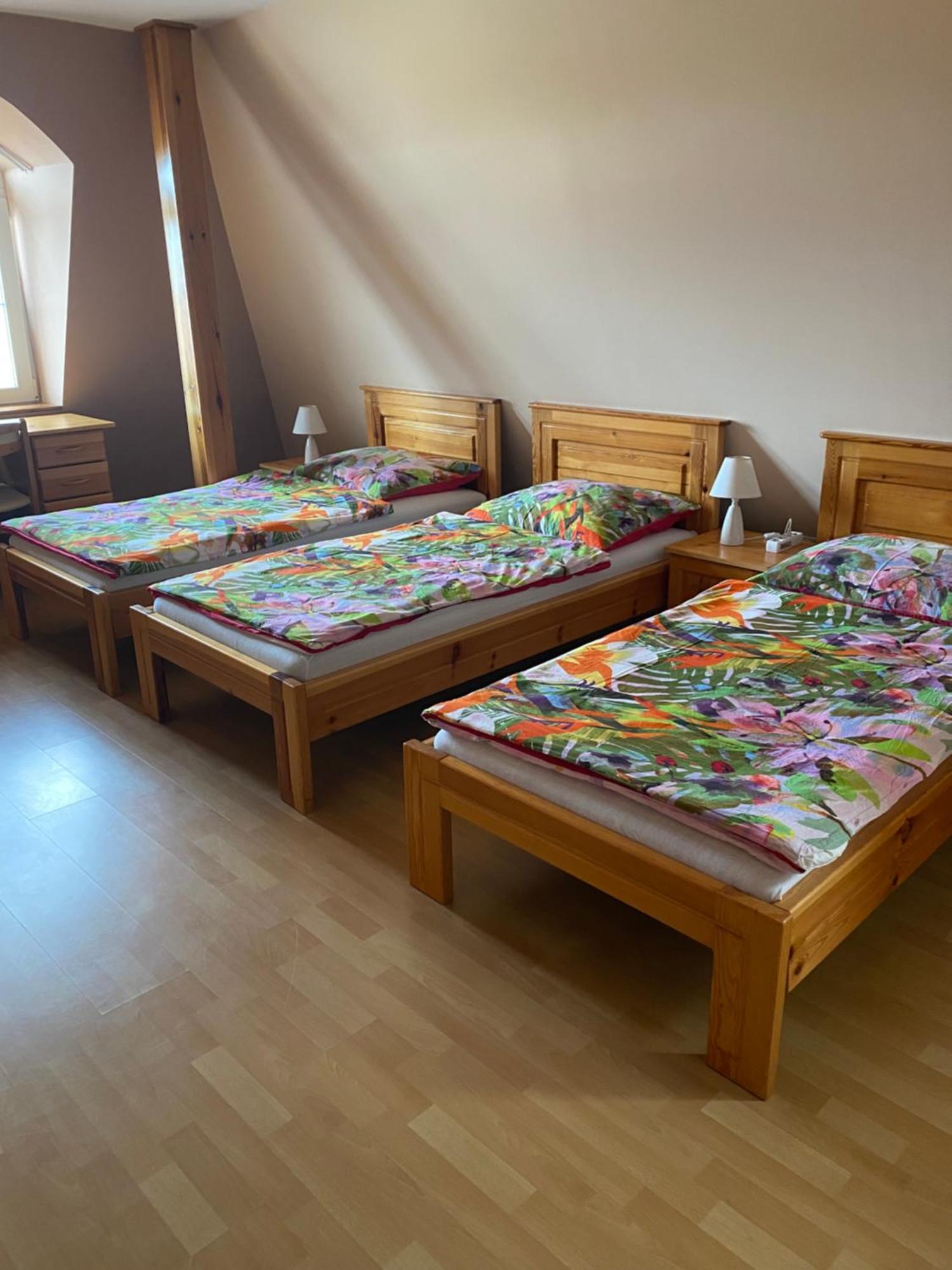 Ambrozia Guesthouse นาชคานีจา ภายนอก รูปภาพ