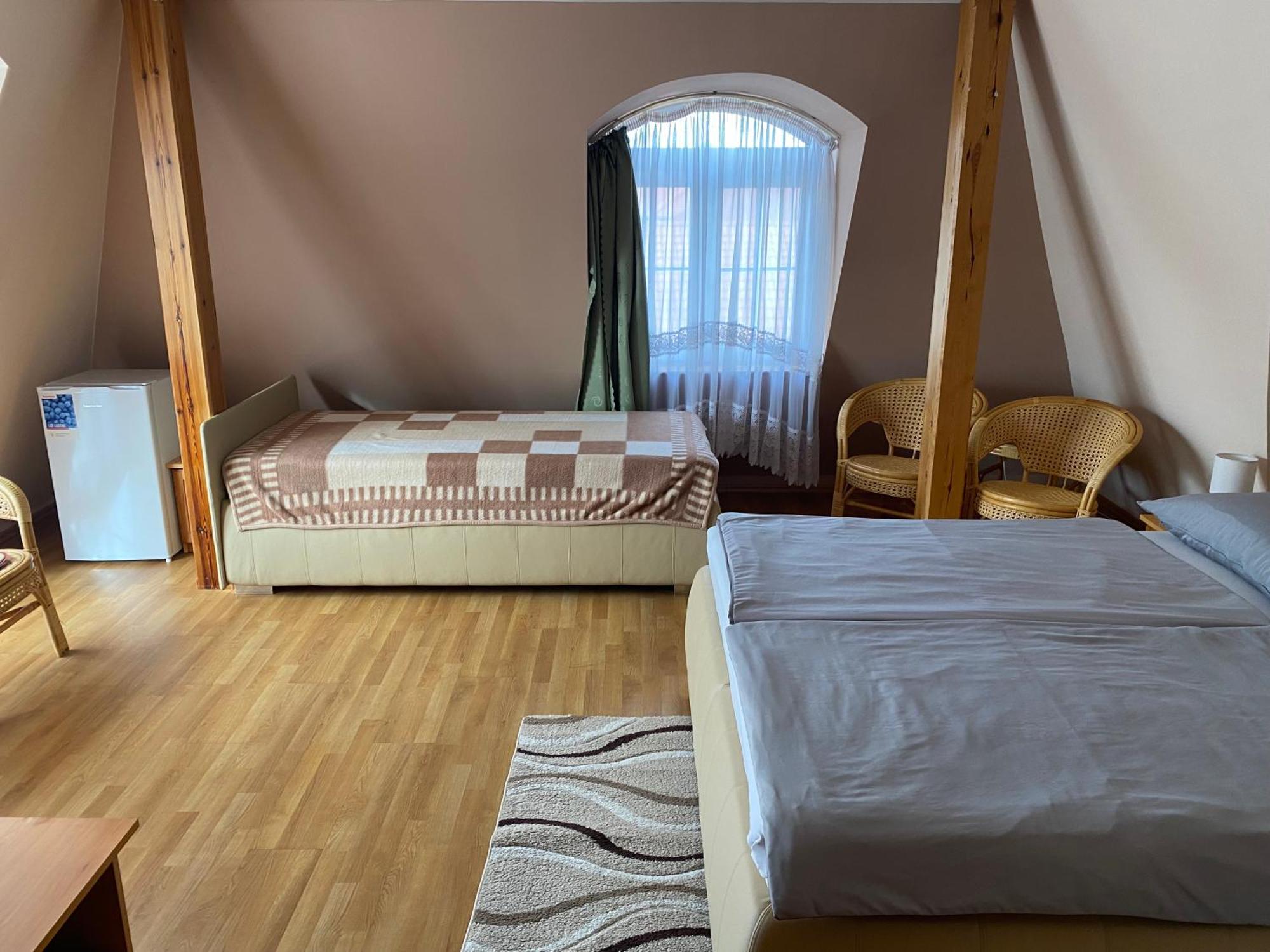 Ambrozia Guesthouse นาชคานีจา ภายนอก รูปภาพ