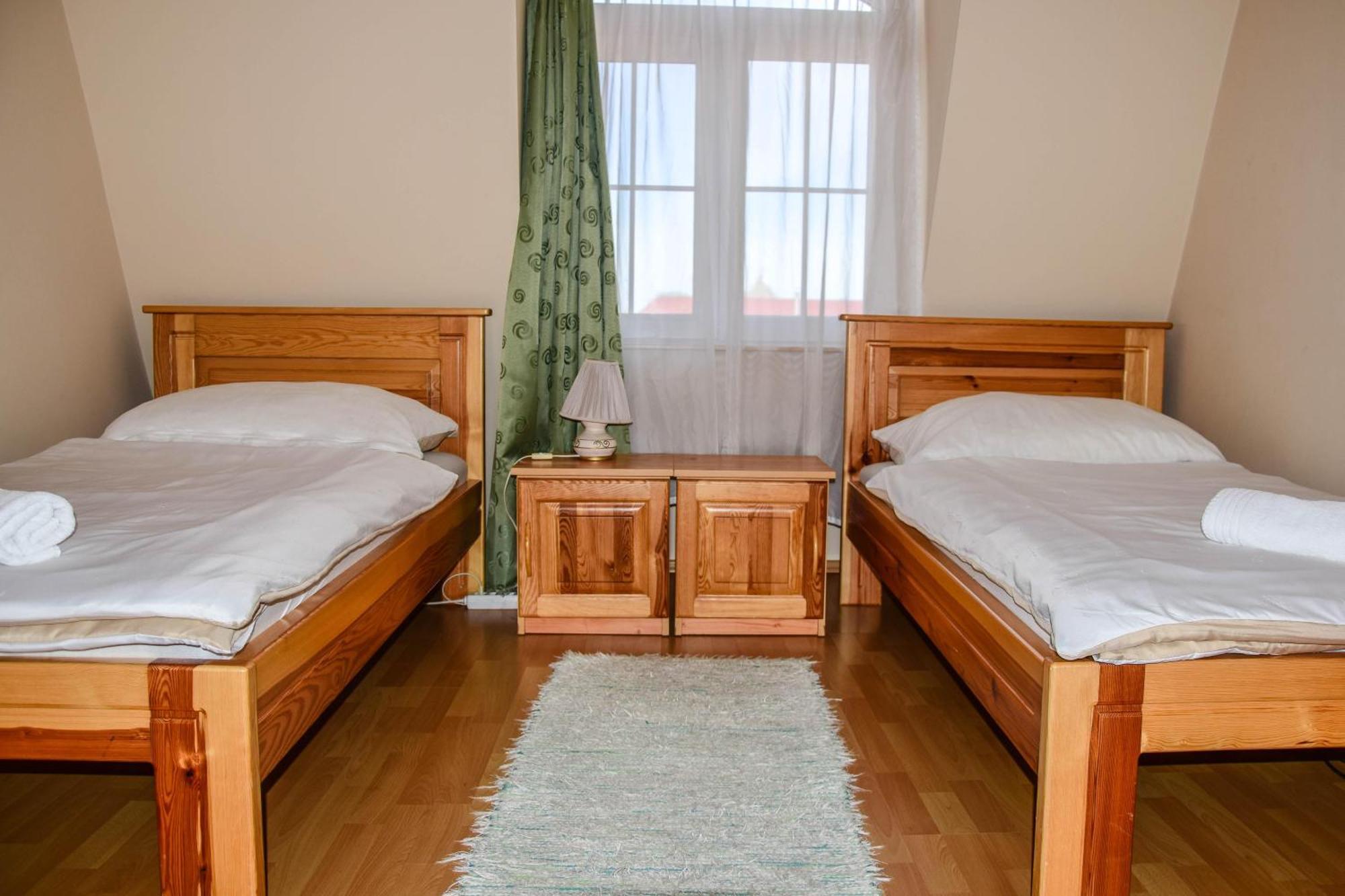 Ambrozia Guesthouse นาชคานีจา ภายนอก รูปภาพ