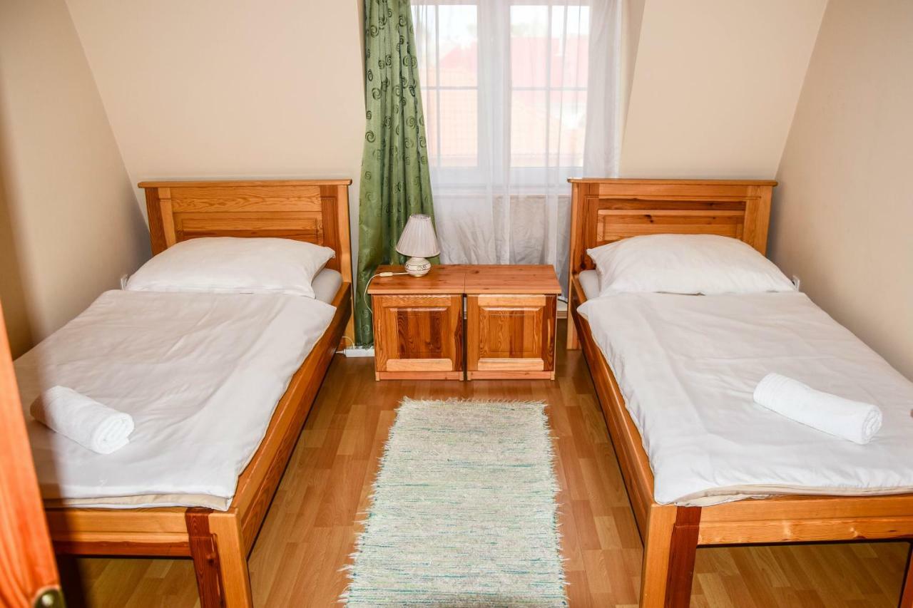 Ambrozia Guesthouse นาชคานีจา ภายนอก รูปภาพ